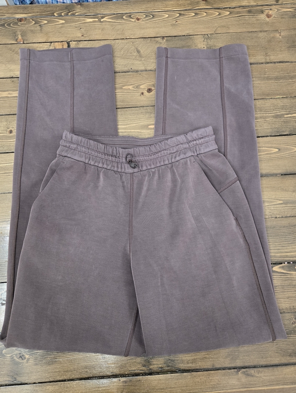 Womens lululemon athletica Softstream High Rise Pants  Size 4 -Purple Ash